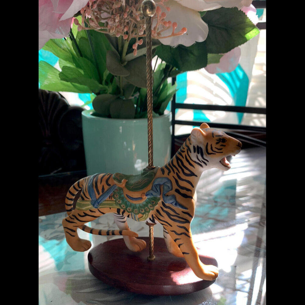 TIGER Franklin Mint 1988 Treasury of Carousel Art Porcelain Figurine Wood Base